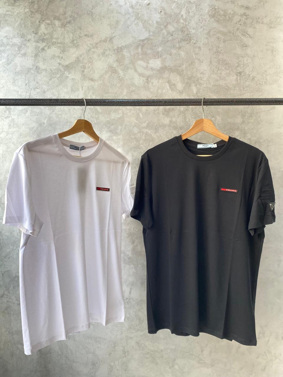T-shirt Premium – Élégance Blanc & Noir